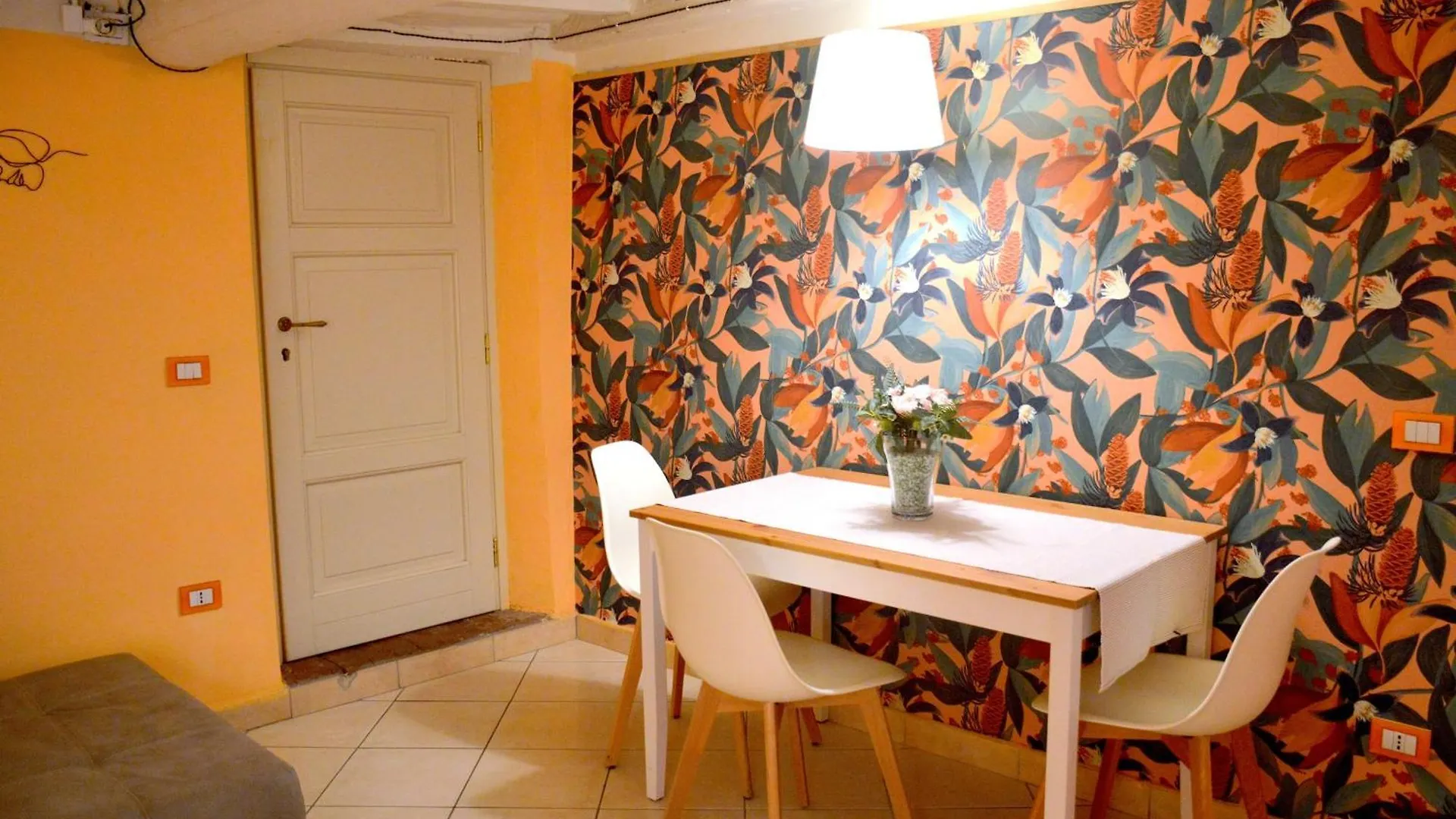 Piazza Napoleone Sweet Apartment Lucca Italy